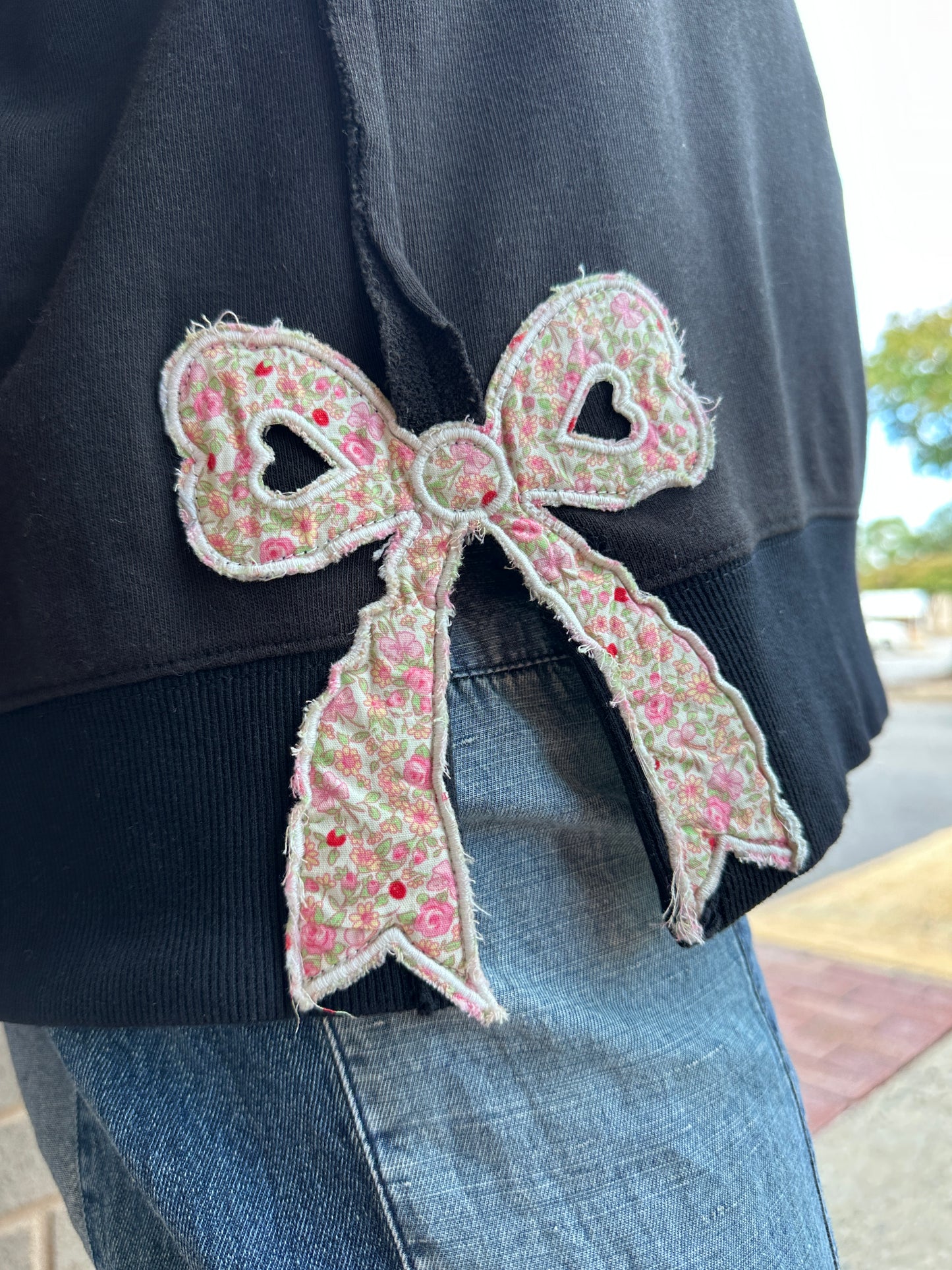 Bow Patch Sweatshirt (Easel)