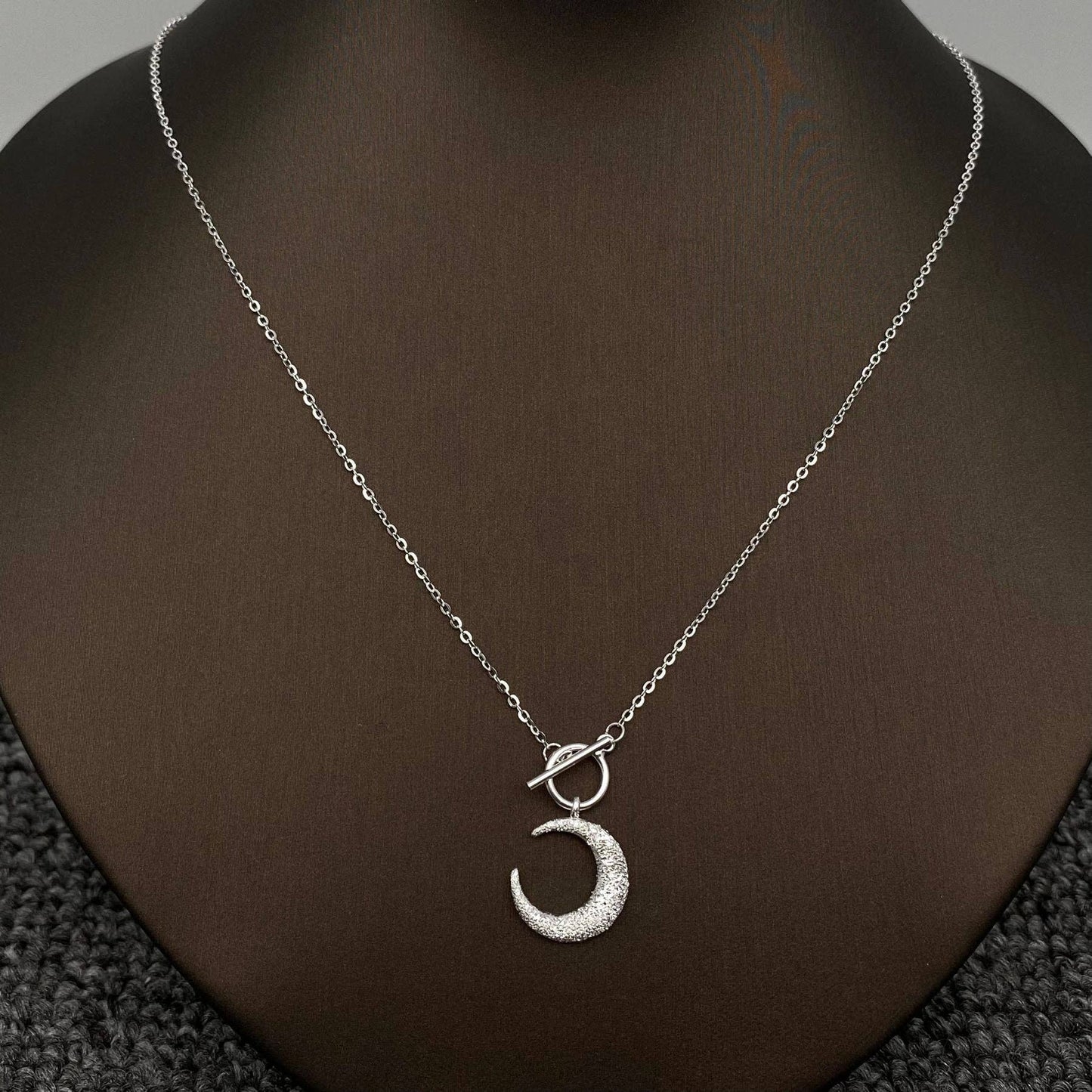 S925 Sterling Silver Frosted Moon Charm Ot Buckle Necklace - MS