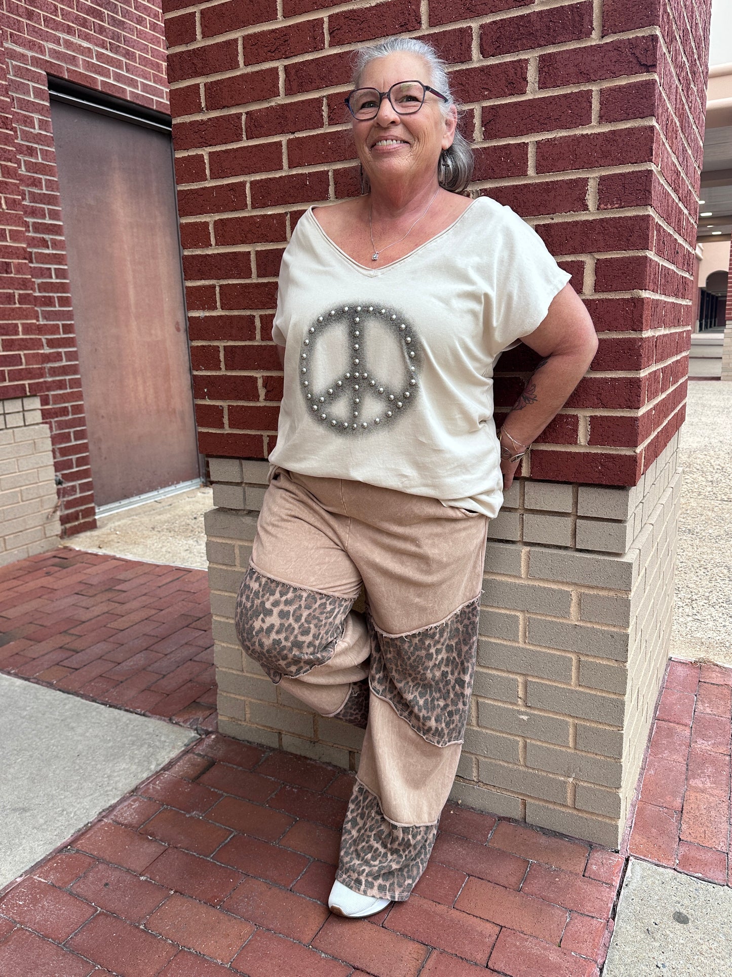 Peace Out Off-Shoulder Studded T-Shirt(POL)
