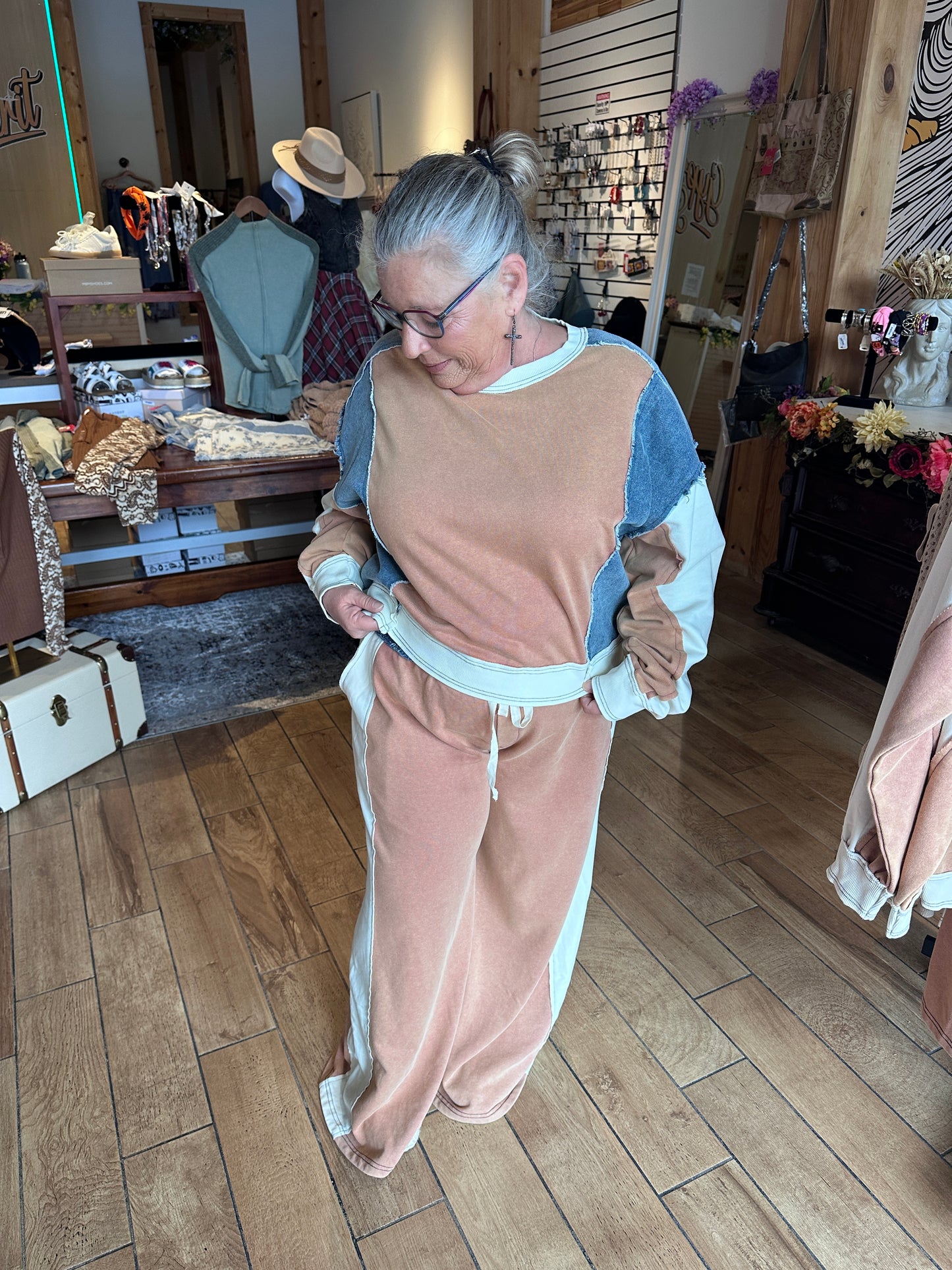 Frayed Long Sleeve Sweatshirt (eesome)