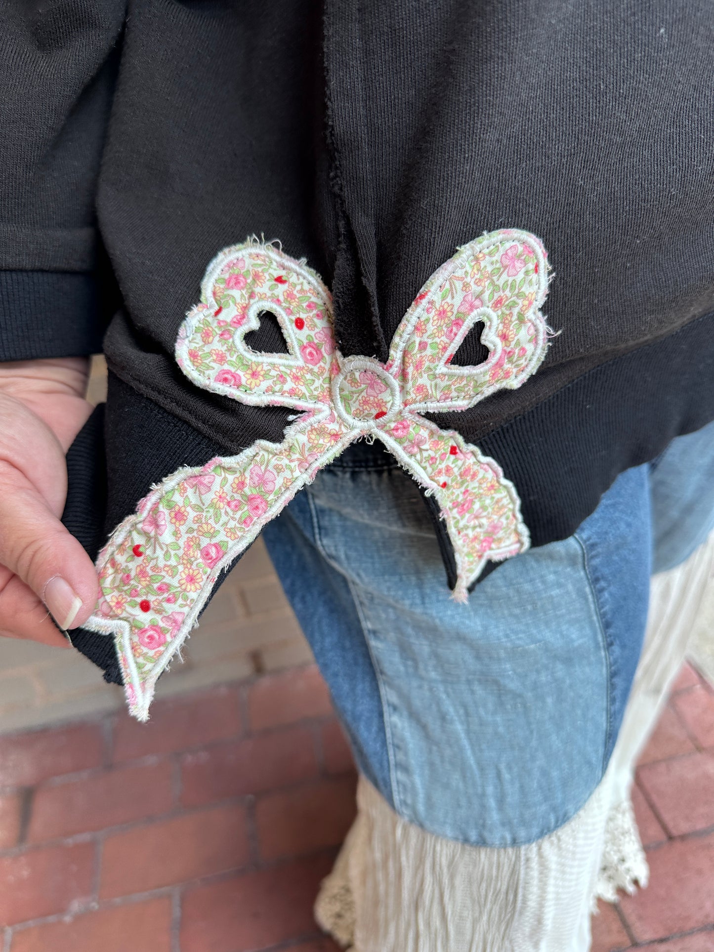 Bow Patch Sweatshirt (Easel)