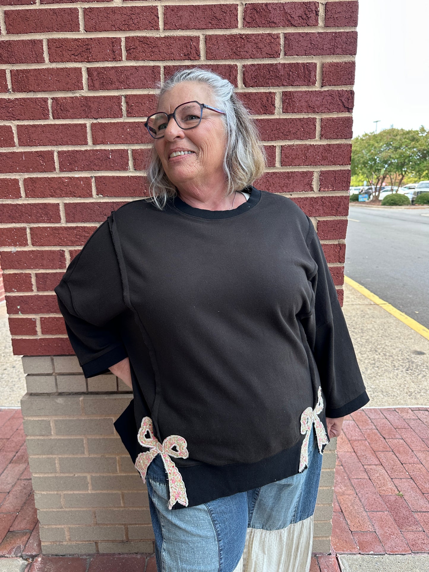 Bow Patch Sweatshirt (Easel)
