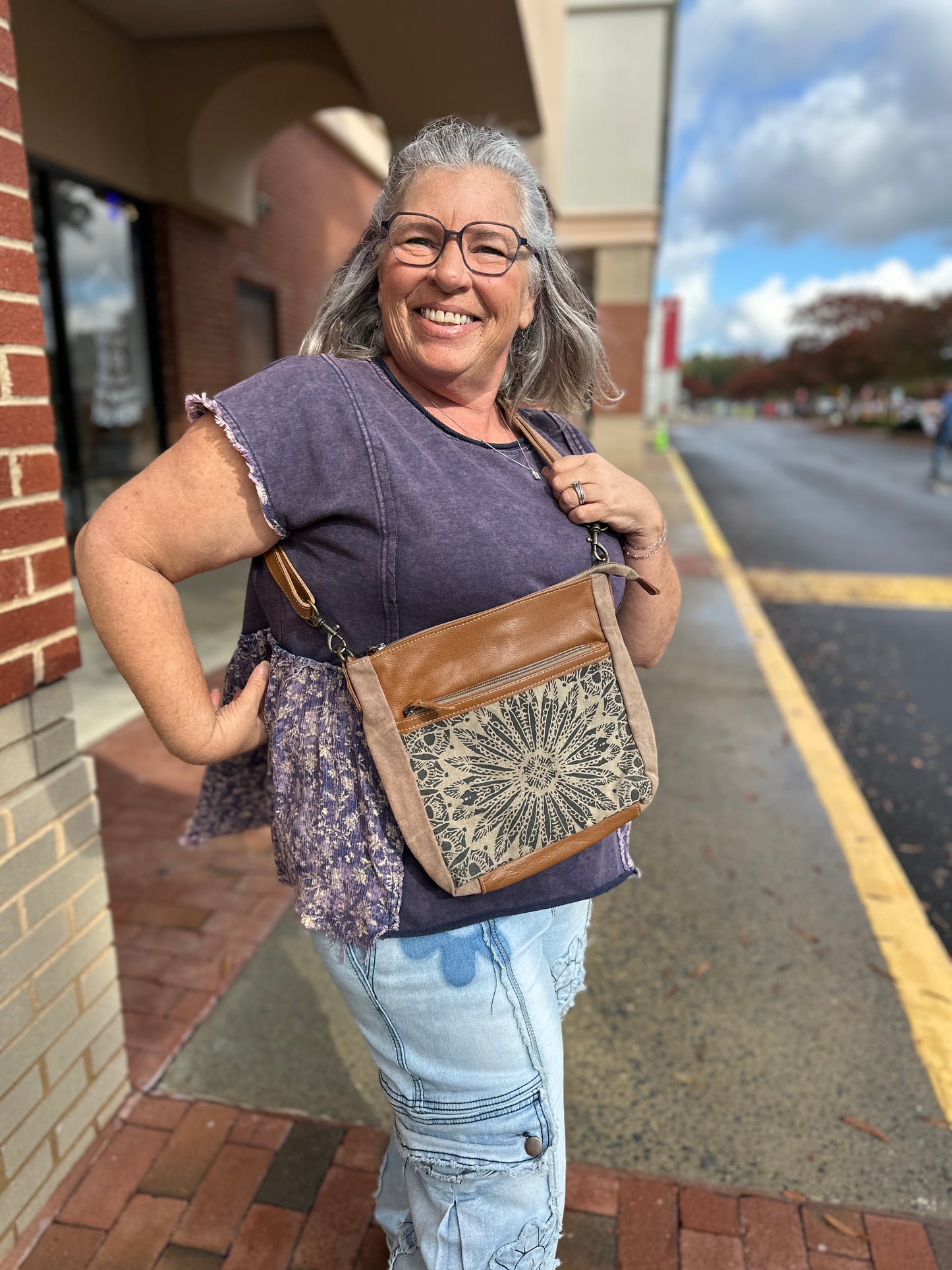 Dizzy Circle Crossbody (Myra)