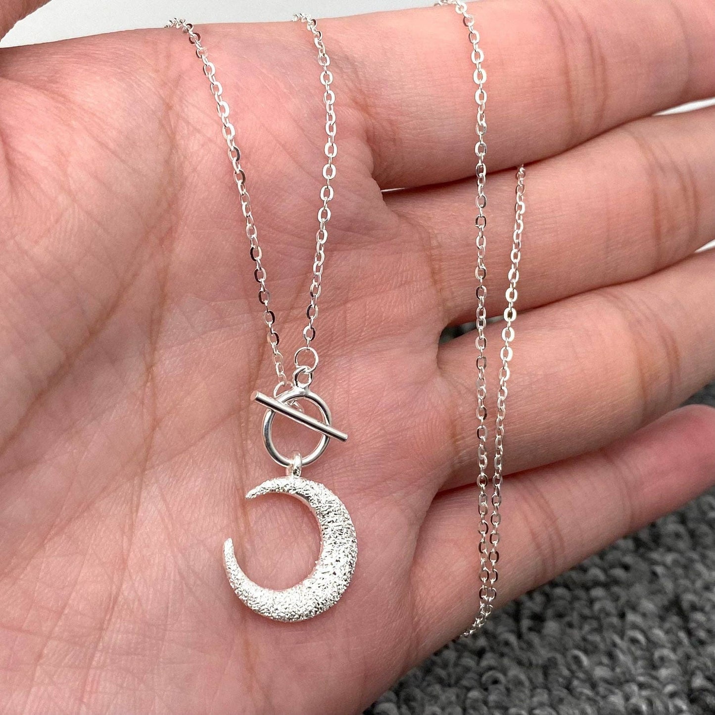 S925 Sterling Silver Frosted Moon Charm Ot Buckle Necklace - MS