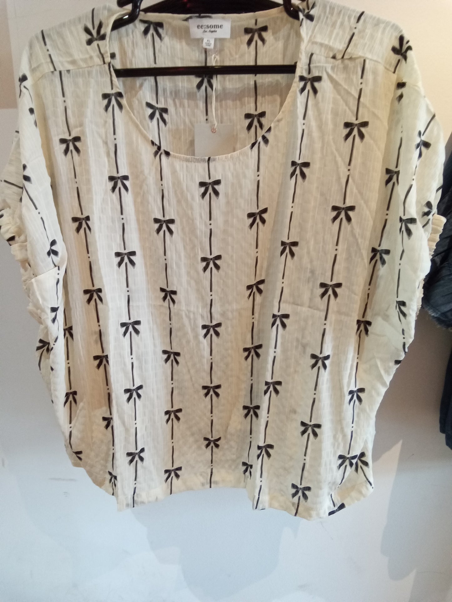 Plus Size Bow Design Short Sleeve Shirt (EE:SOME)