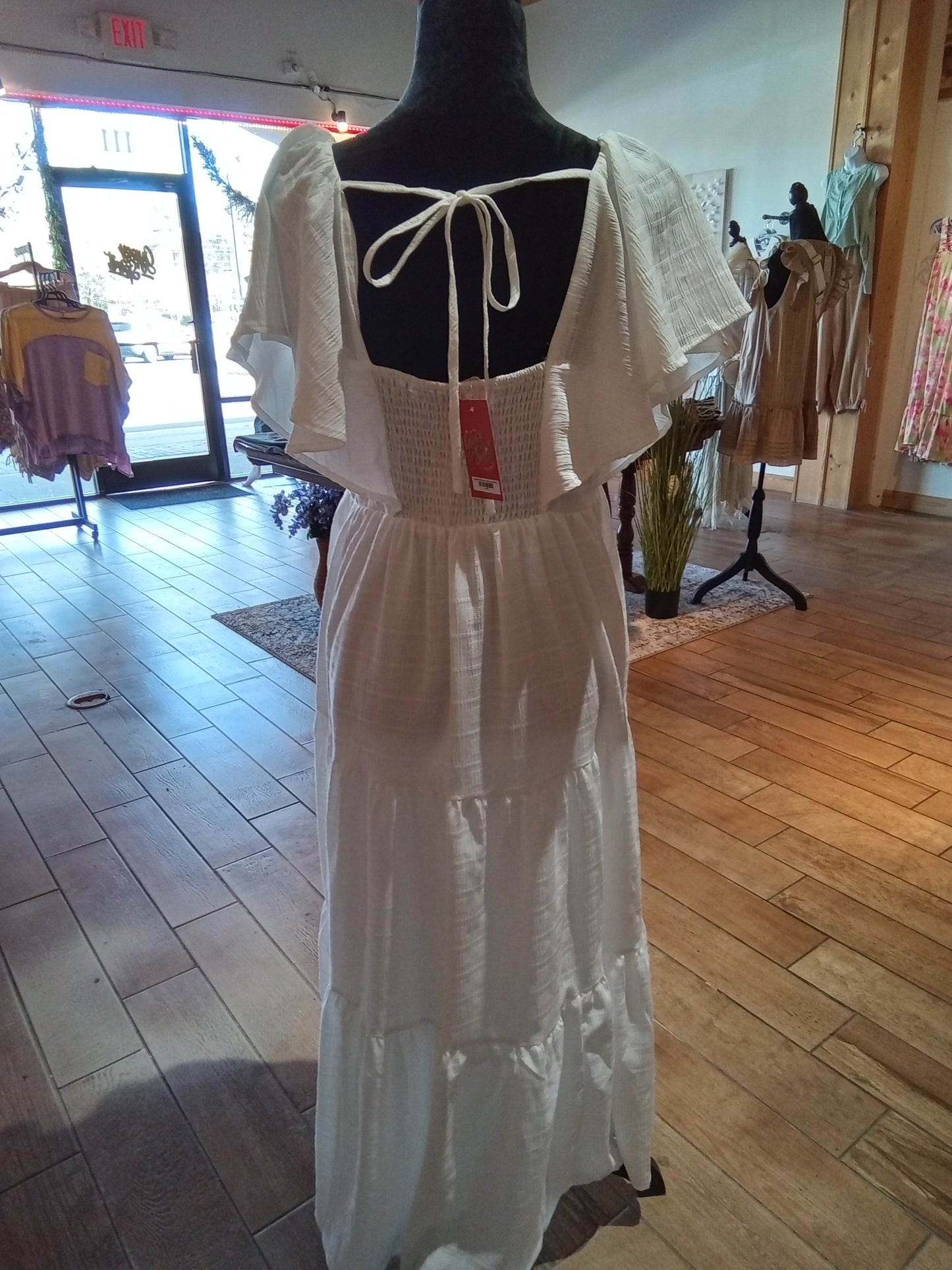Wing Sleeve White Maxi Dress (Easel)