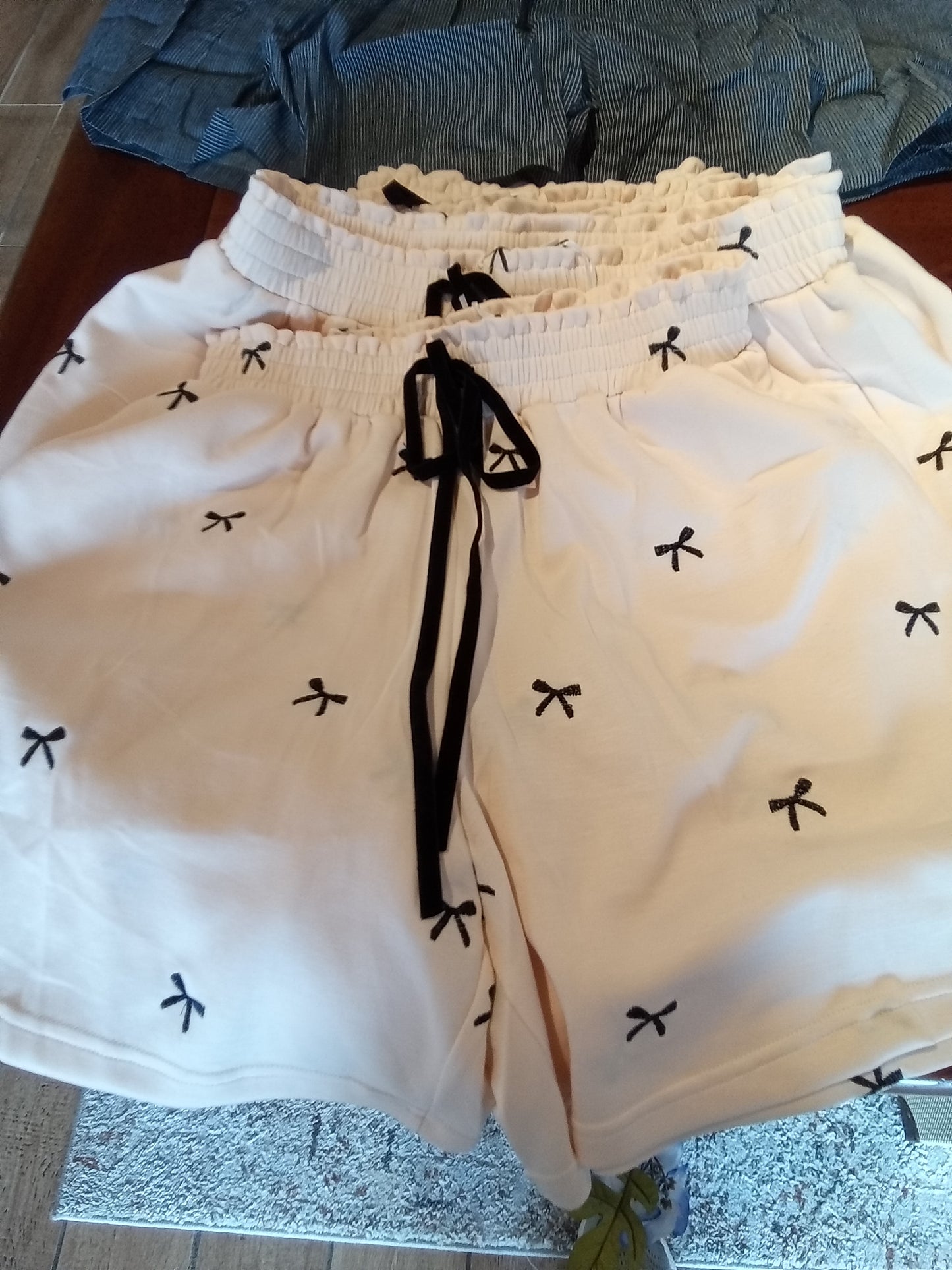 Embroidered Bow Shorts (Davi&Dani)