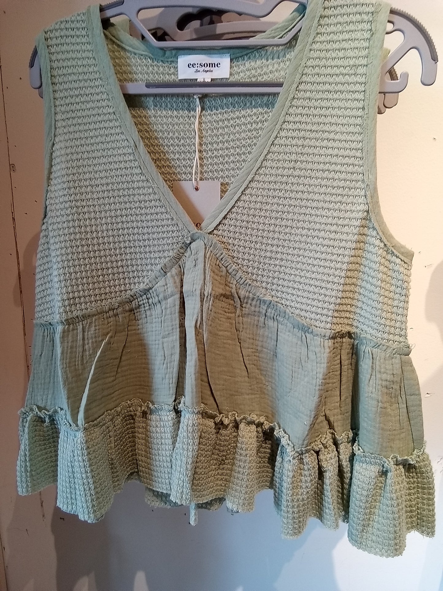 Waffle Knit Sleeveless V-neck Shirt (EE:SOME)