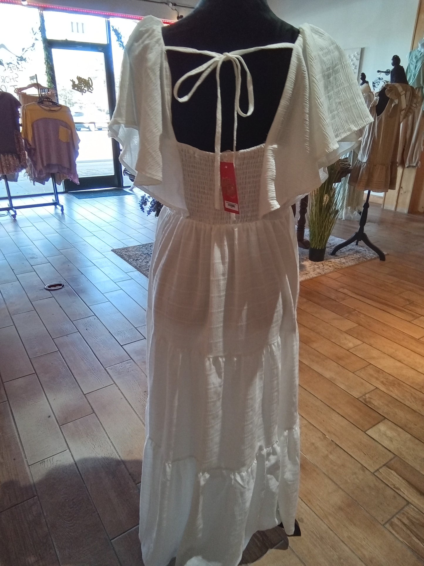 Wing Sleeve White Maxi Dress (Easel)