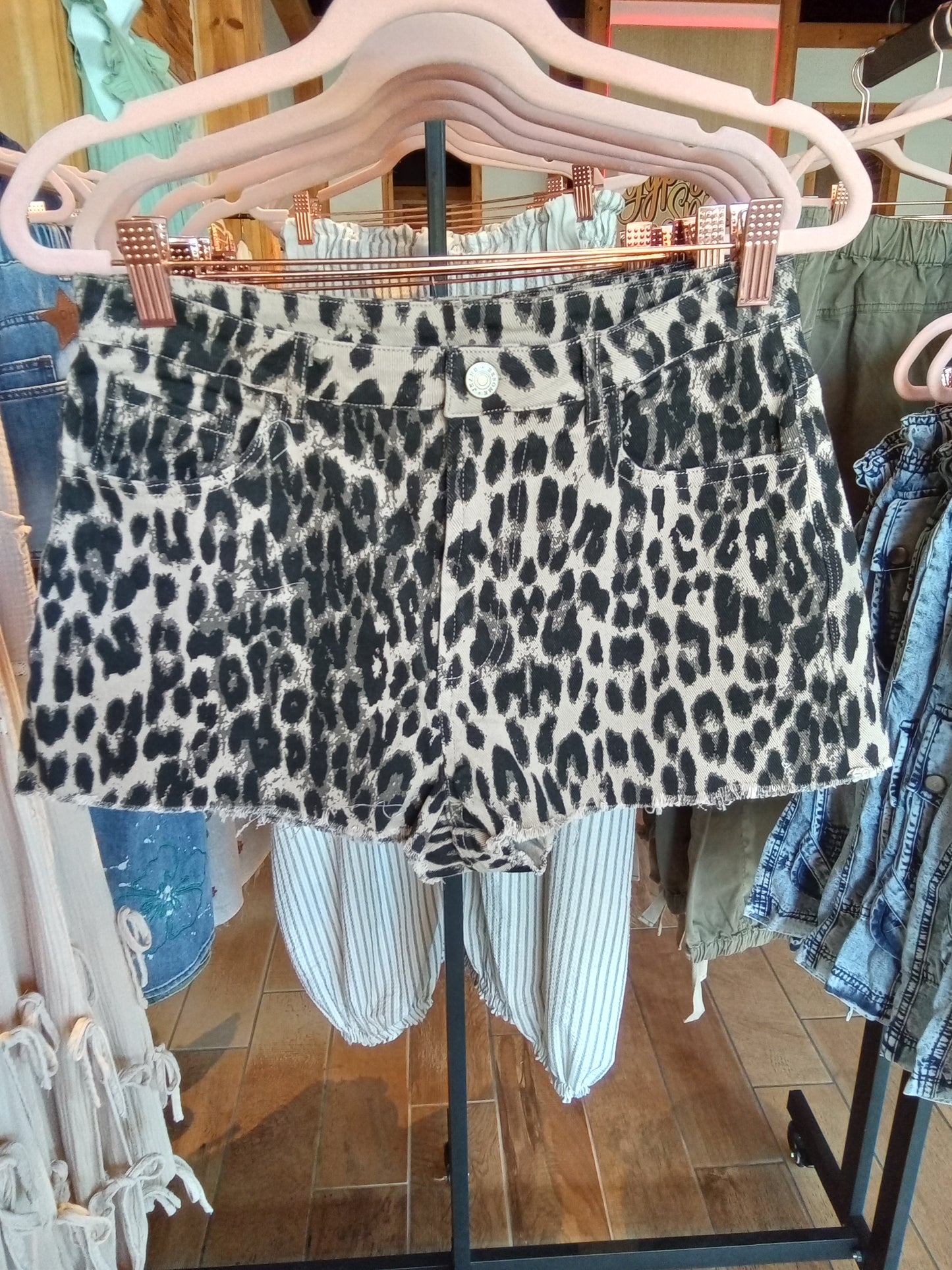 Leopard Print Denim Shorts (ee:some)