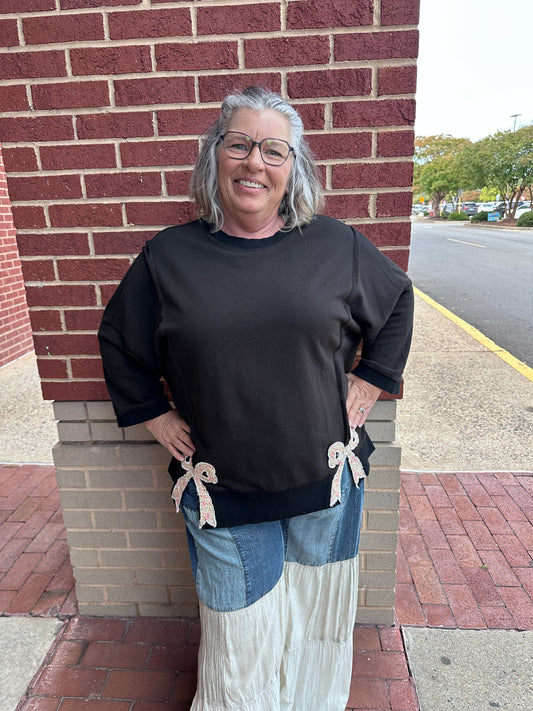 Bow Patch Sweatshirt (Easel)