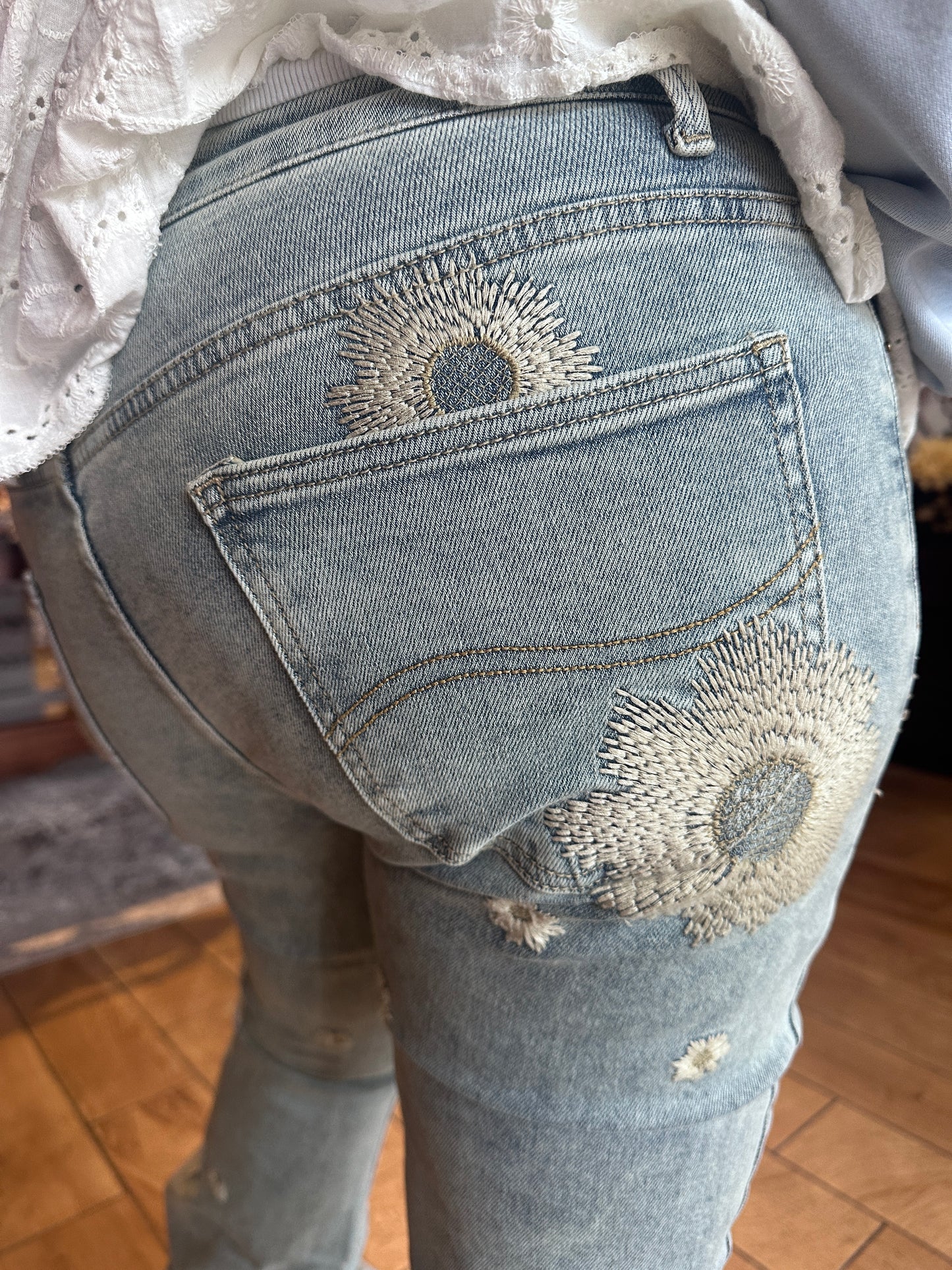 Daisy Embroidered Jeans (OLI&HALI)