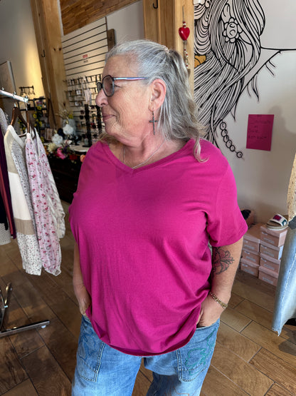 Curvy V-neck Tshirt