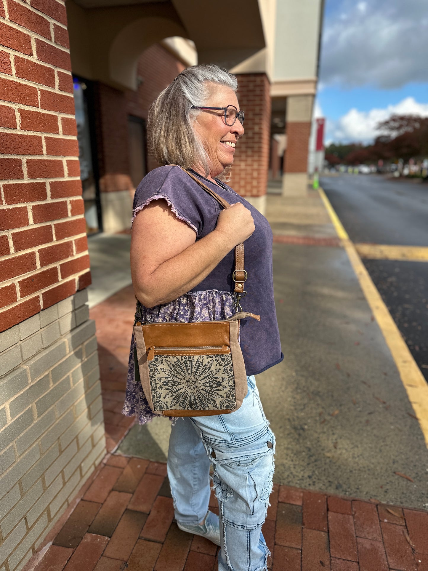 Dizzy Circle Crossbody (Myra)