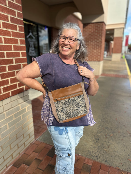 Dizzy Circle Crossbody (Myra)