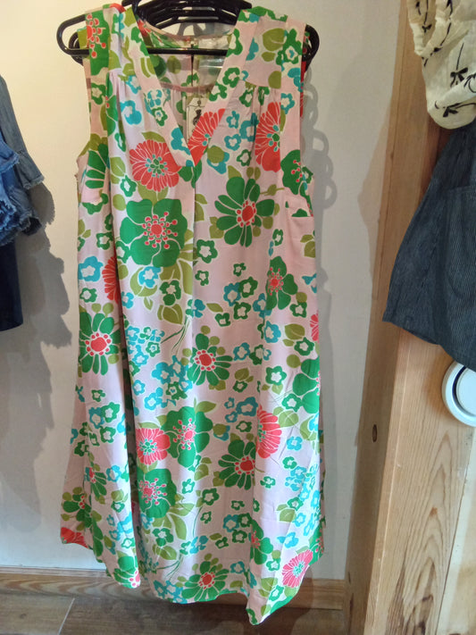 Blush Sleeveless V-neck Dress Plus Size (Easel)