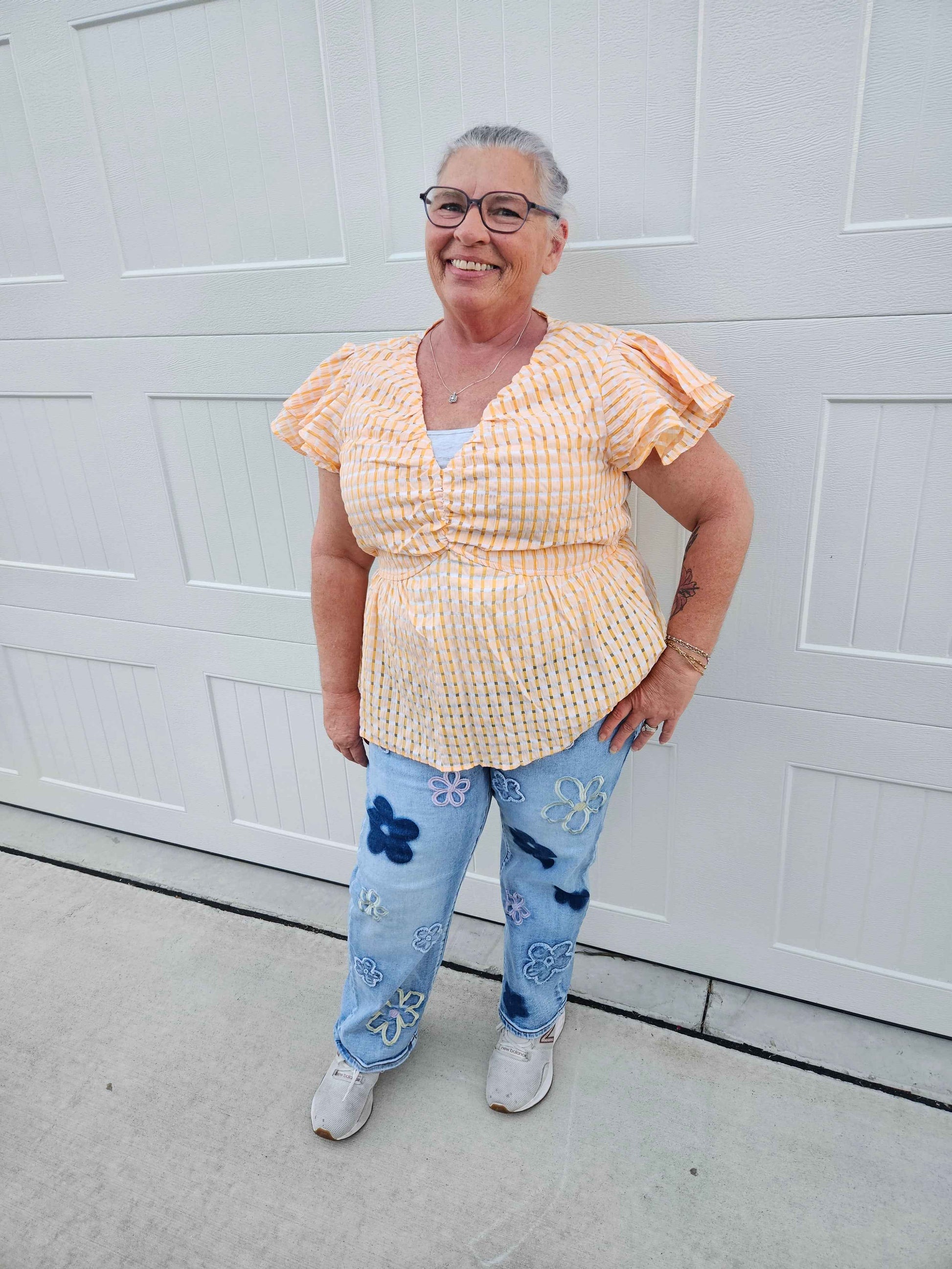 Ruffle Short Sleeve V-neck (Davi & Dani)