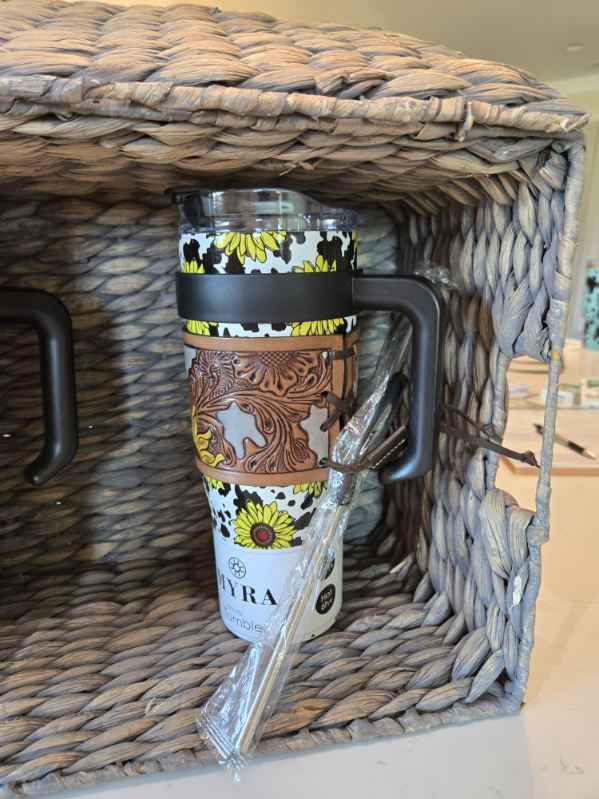 Flower 40oz Tumbler (Myra)
