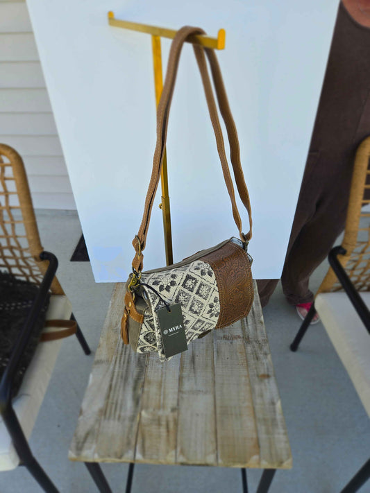 Messenger Crossbody (Myra)